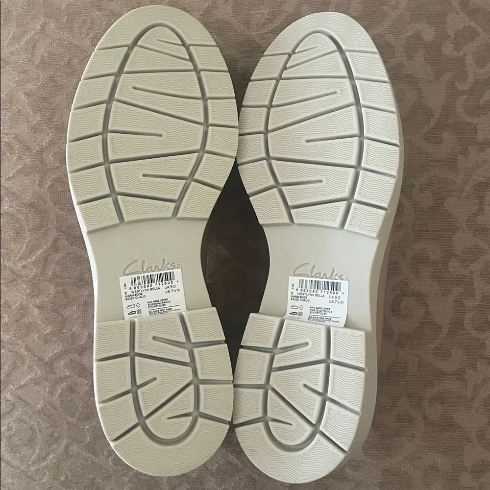 CLARKS WESTLYNN BELLA Beige Loafers with Tassels Size 7.5M - Picture 3 of 7